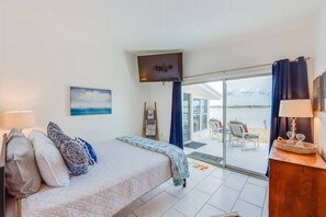 3 bedrooms, desk, free WiFi, bed sheets