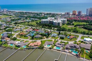 Exterior - Large pool home & blocks away from the beach! (Daytona Beach)