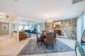 Interior - Large pool home & blocks away from the beach! (Daytona Beach)