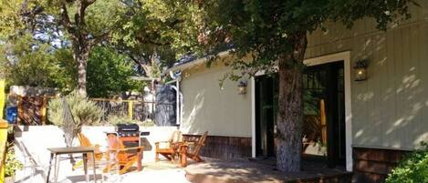 屋外ダイニングエリア