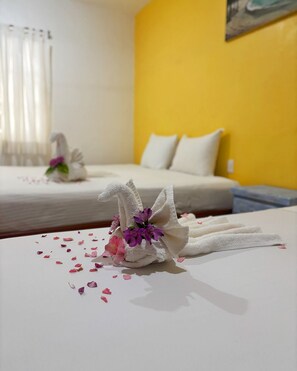 Minibar, desk, iron/ironing board, free WiFi - Hotel International House  (Playa del Carmen)