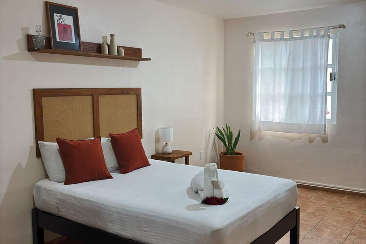 Habitación Deluxe doble | Minibar, escritorio, tabla de planchar con plancha y wifi gratis