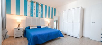 Cala S.Quirico-House on the beach!