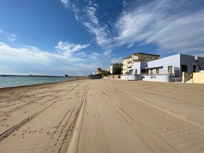 On the beach - Cala S.Quirico-House on the beach! (San Vincenzo)