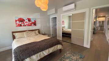 2 bedrooms, desk, iron/ironing board, travel cot