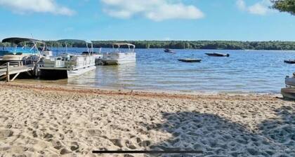 Bright and Peaceful 6 Bedroom Home on Sebago Lake