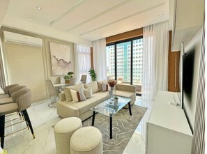 Living area - Luxury Amazing Views | Rooftop Pool |Gym @Piantini (Santo Domingo)