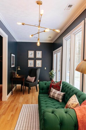 TV, fireplace, offices