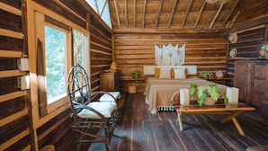 Panoramic Cabin | Bed sheets - Madre Tierra Eco Habitat (Leona Vicario)
