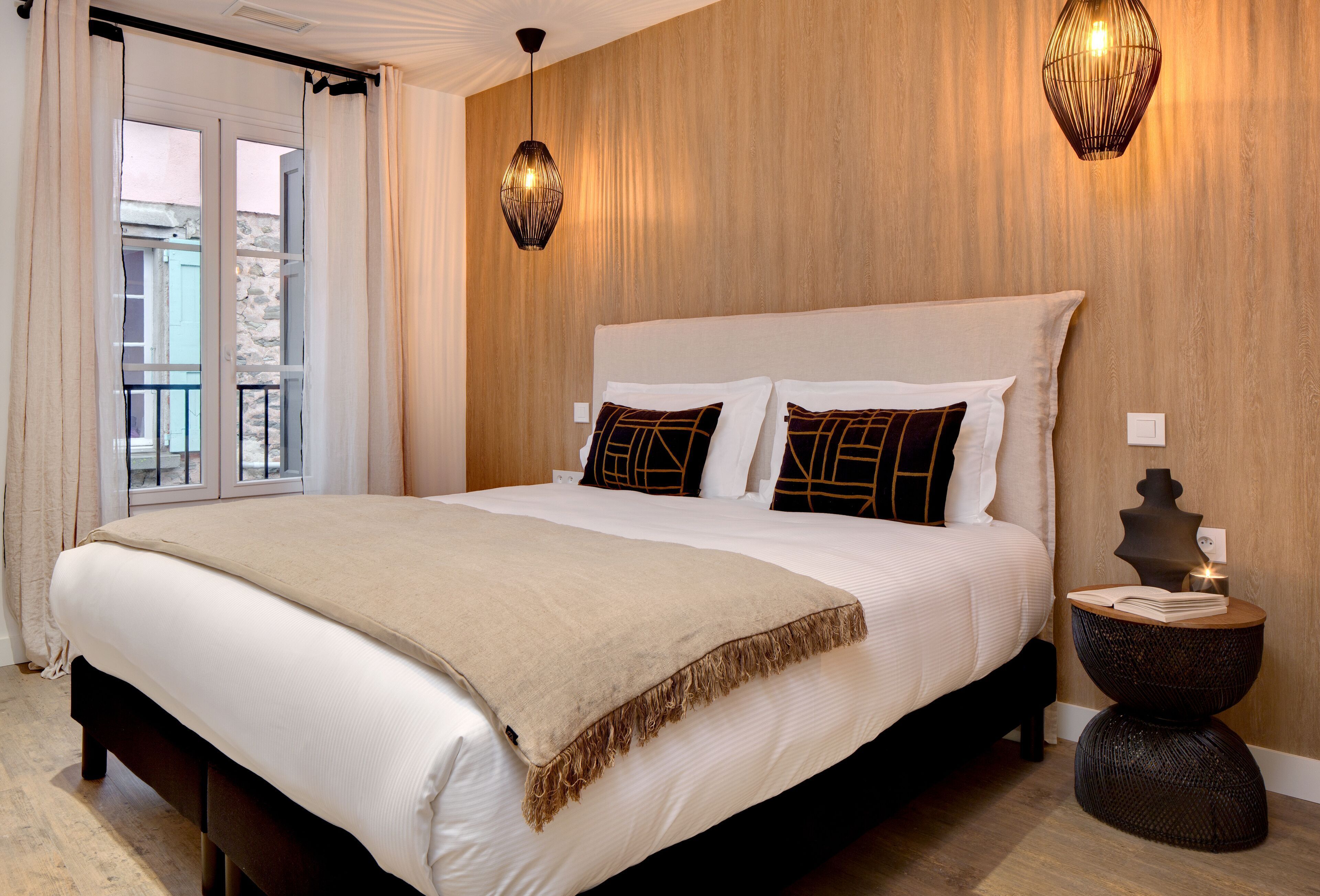 Surmatelas, coffres-forts dans les chambres, rideaux occultants
