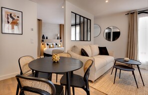 Apartment (Saint Vincent) | Living area | 50-inch flat-screen TV with digital channels, TV - Les Appartements de Collioure (Collioure)