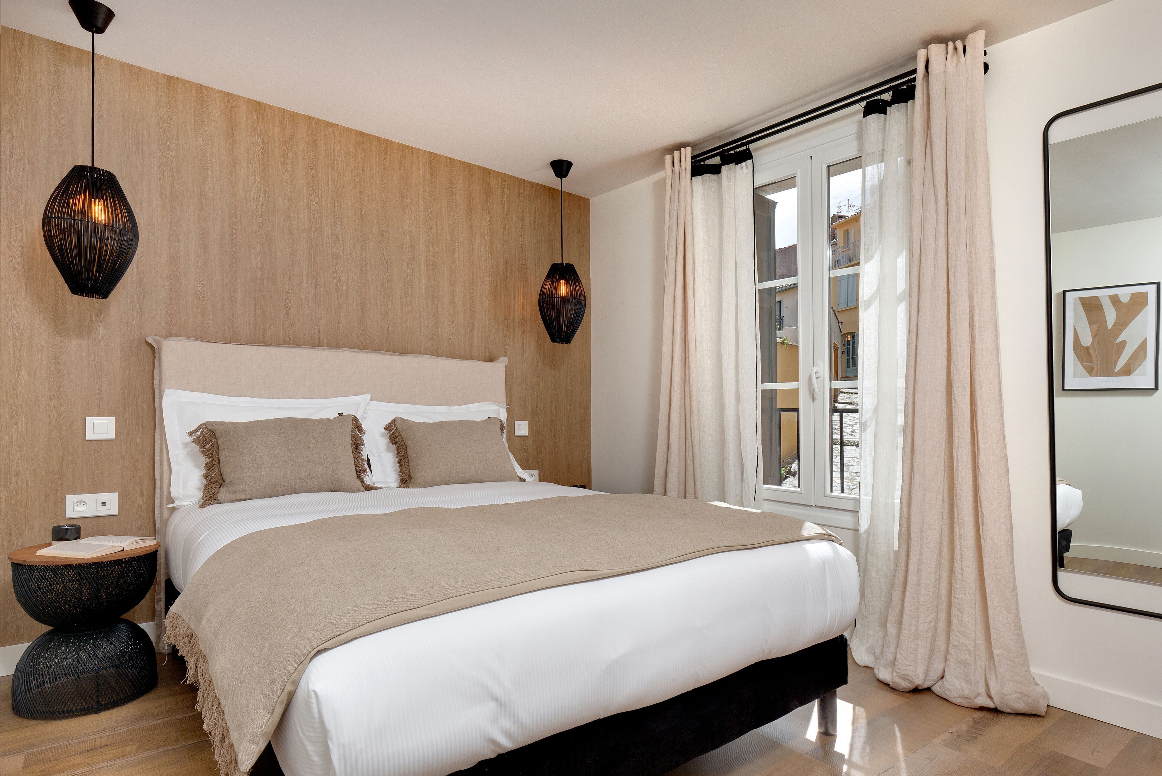 Surmatelas, coffres-forts dans les chambres, rideaux occultants