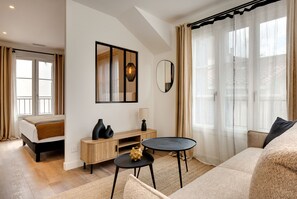 Apartment | Living area | 50-inch flat-screen TV with digital channels, TV - Les Appartements de Collioure (Collioure)