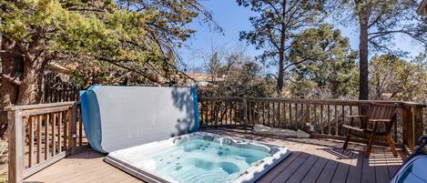 Tina de hidromasaje al aire libre