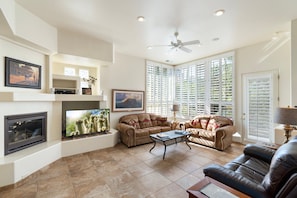 Smart TV, books, stereo, printers - Red Rock Views, Hot Tub, Community Pool, Walk To Pickleball Court, Trail Pass (Sedona)