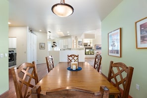 Dining - Red Rock Views, Hot Tub, Community Pool, Walk To Pickleball Court, Trail Pass (Sedona)