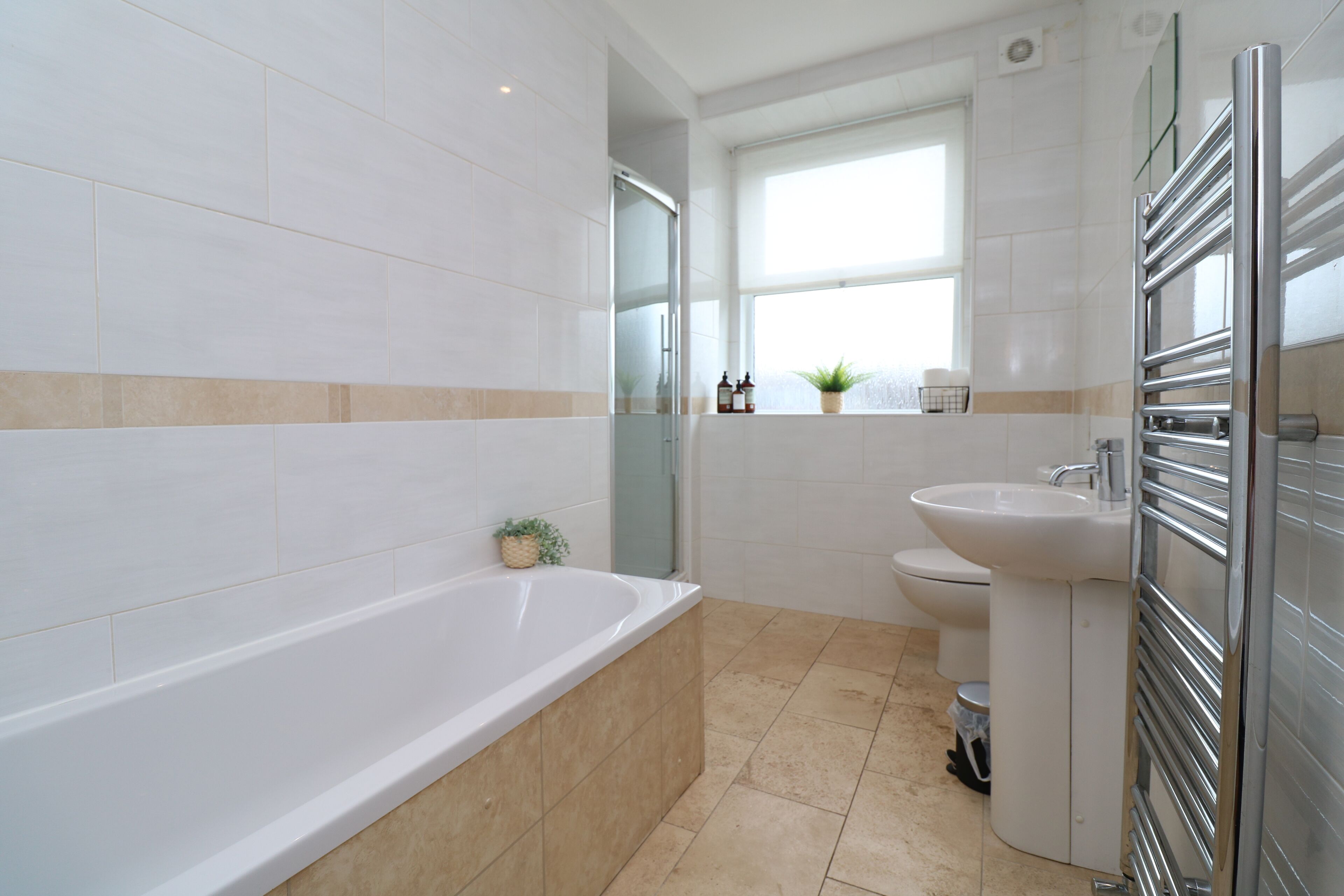 ヘアドライヤー、タオル、石鹸、シャンプー