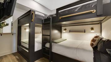 2 bedrooms, iron/ironing board, travel cot, WiFi