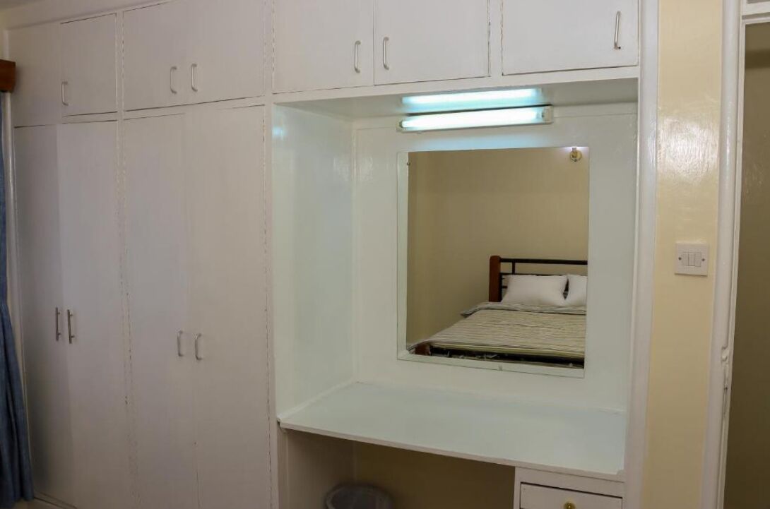 1 bedroom, bed sheets