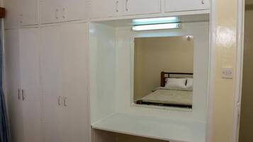 1 bedroom, bed sheets