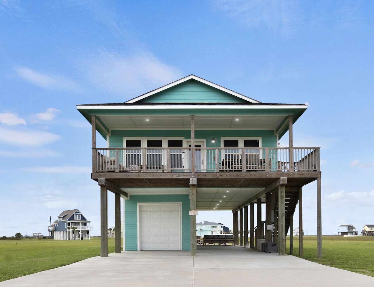 Breathe in the beach air at Casa Mare