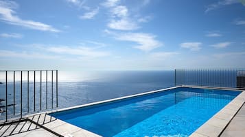 Piscine extérieure, piscine chauffée