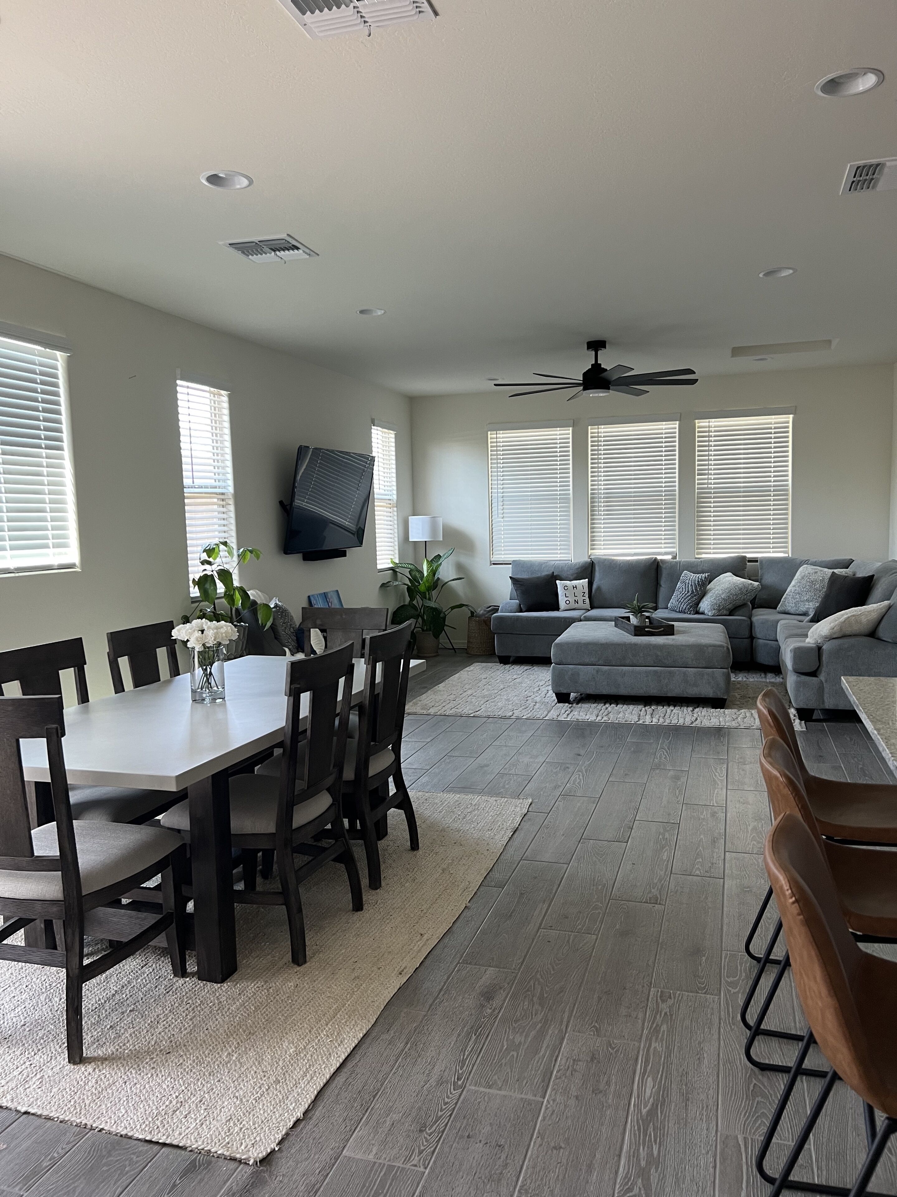 3 Bedroom 2.5 Bath - Sleeps up to 6 - Modern Perfect for Hosting