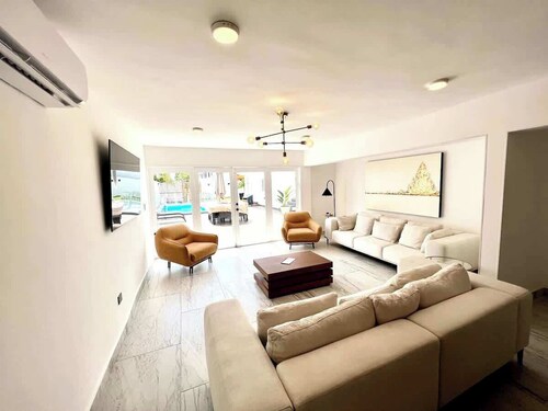 King Royal Villa - Luxury 6 Rooms