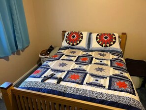 3 bedrooms, free WiFi, bed sheets - The Wheelhouse - Downtown Sitka (Sitka)