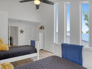 3 makuuhuonetta, silitysrauta/-lauta, ilmainen Wi-Fi, vuodevaatteet