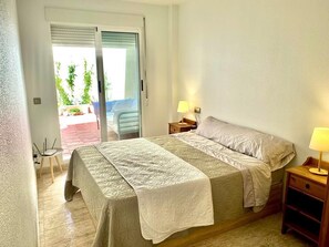 3 makuuhuonetta, äänieristys, silitysrauta/-lauta, Wi-Fi