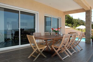 Outdoor dining - 4 Bedroom Villa in Porto-Vecchio (Porto-Vecchio)