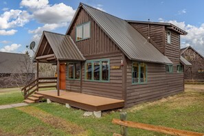 Exterior - Honey Bear - Mountain cabin with gorgeous scenery (Clark)