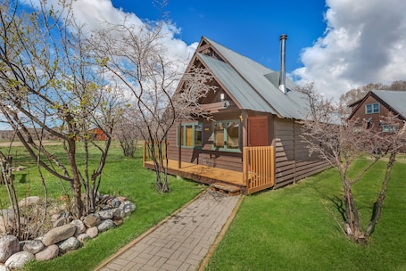 Exterior. Hiker - Rare gem in an outdoorsman's paradise