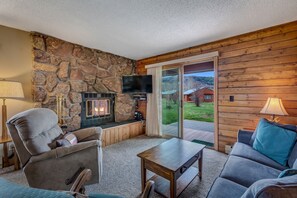 Fernseher, Kamin