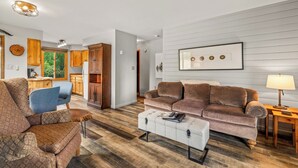 Smart TV, fireplace - Mustang - Escape to the wilderness (Clark)