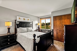 2 chambres, bureau, accès au Wi-Fi (inclus), literie fournie