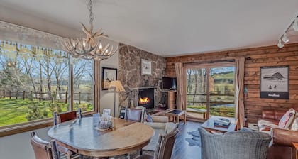 Riverhouse - Fireplace, kitchen, pet friendly!