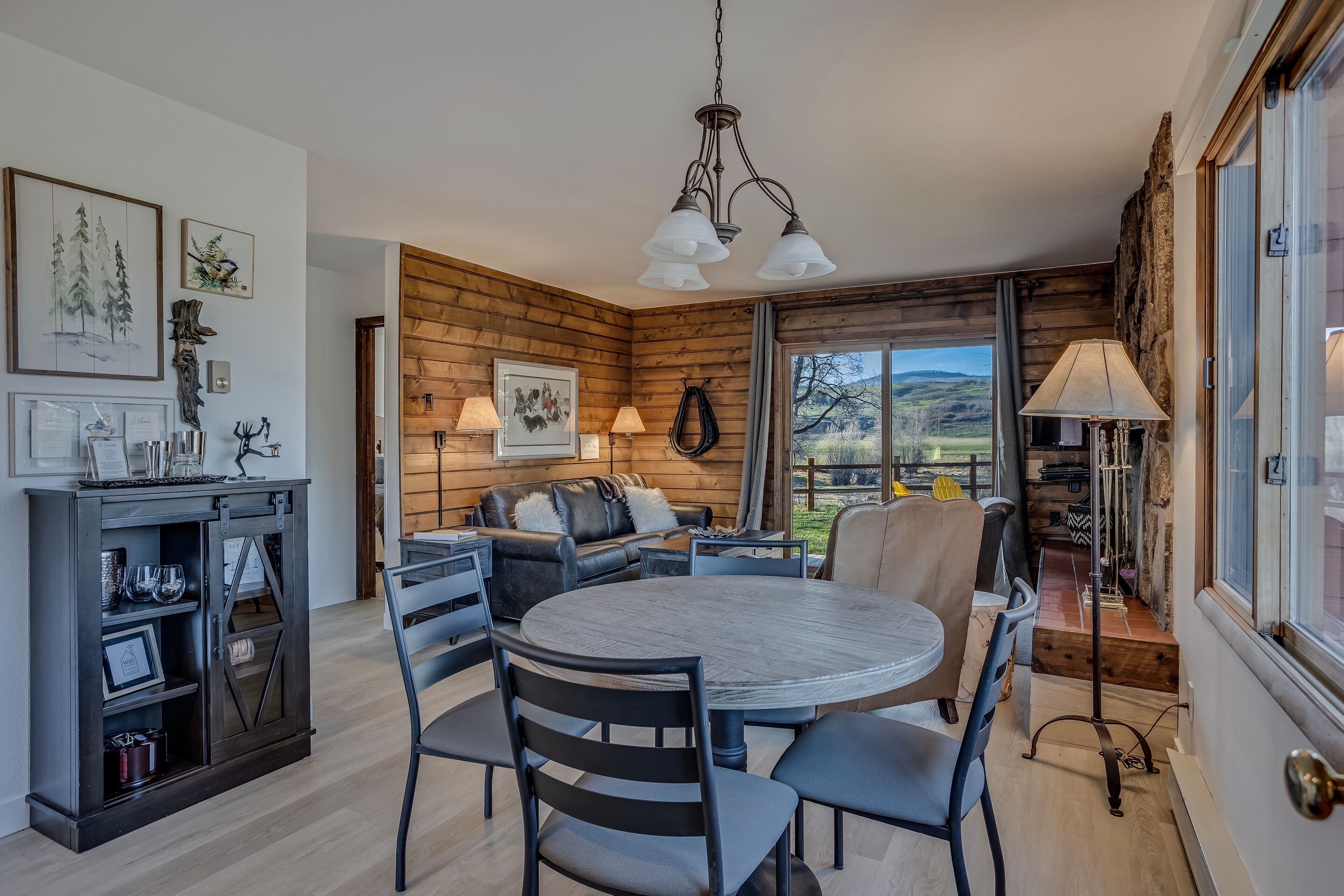 智能电视、壁炉