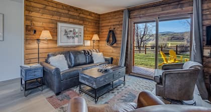 Mountain Modern cabin in the mountains of Steamboat on the famous Elk River.