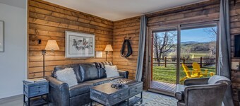 Mountain Modern cabin in the mountains of Steamboat on the famous Elk River.