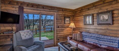 Una Smart TV, una chimenea