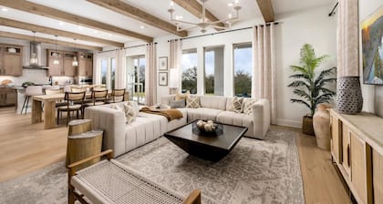 House on the hill, with an amazing downtown street view!
