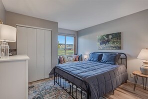 2 多间卧室、免费 WiFi、床单