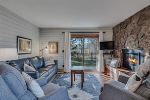 智能电视、壁炉