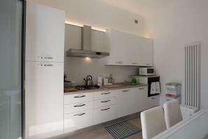 Private kitchen - Quiet & Modern House in Walking distance from City Center (Firenze)