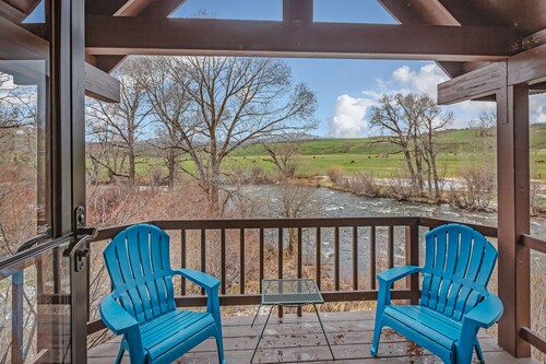 Smokey - Gorgeous cabin right on the Elk River