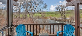 Smokey - Gorgeous cabin right on the Elk River