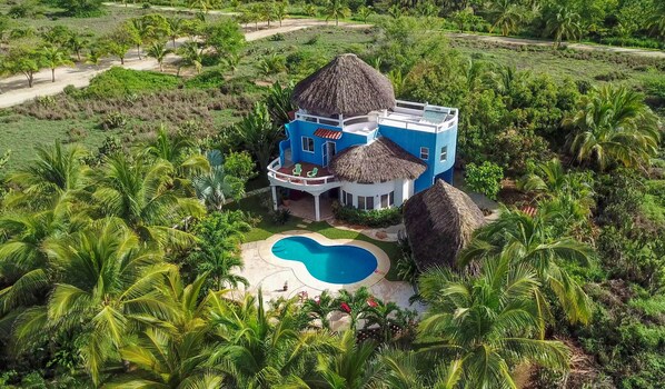 Exterior - Casa Bibi, A.c, Starlink, fully equipped kitchen, Hot water, swimming pool (Laguna Encantada)