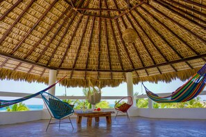 Property grounds - Casa Bibi, A.c, Starlink, fully equipped kitchen, Hot water, swimming pool (Laguna Encantada)